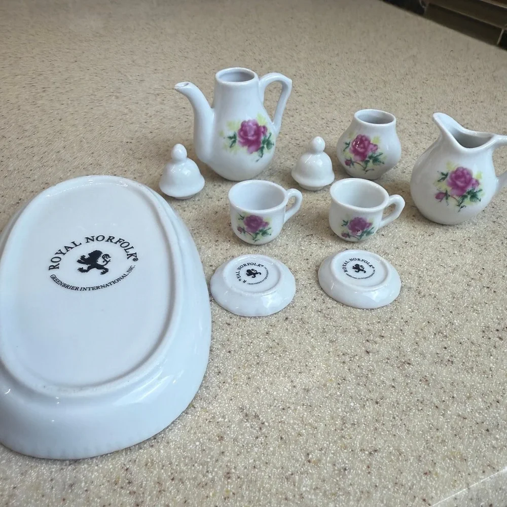 Royal Norfolk vintage royal